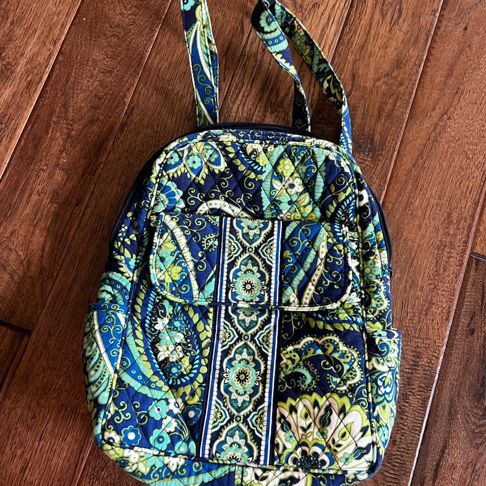 Like New Small Vera Bradley Backkoack